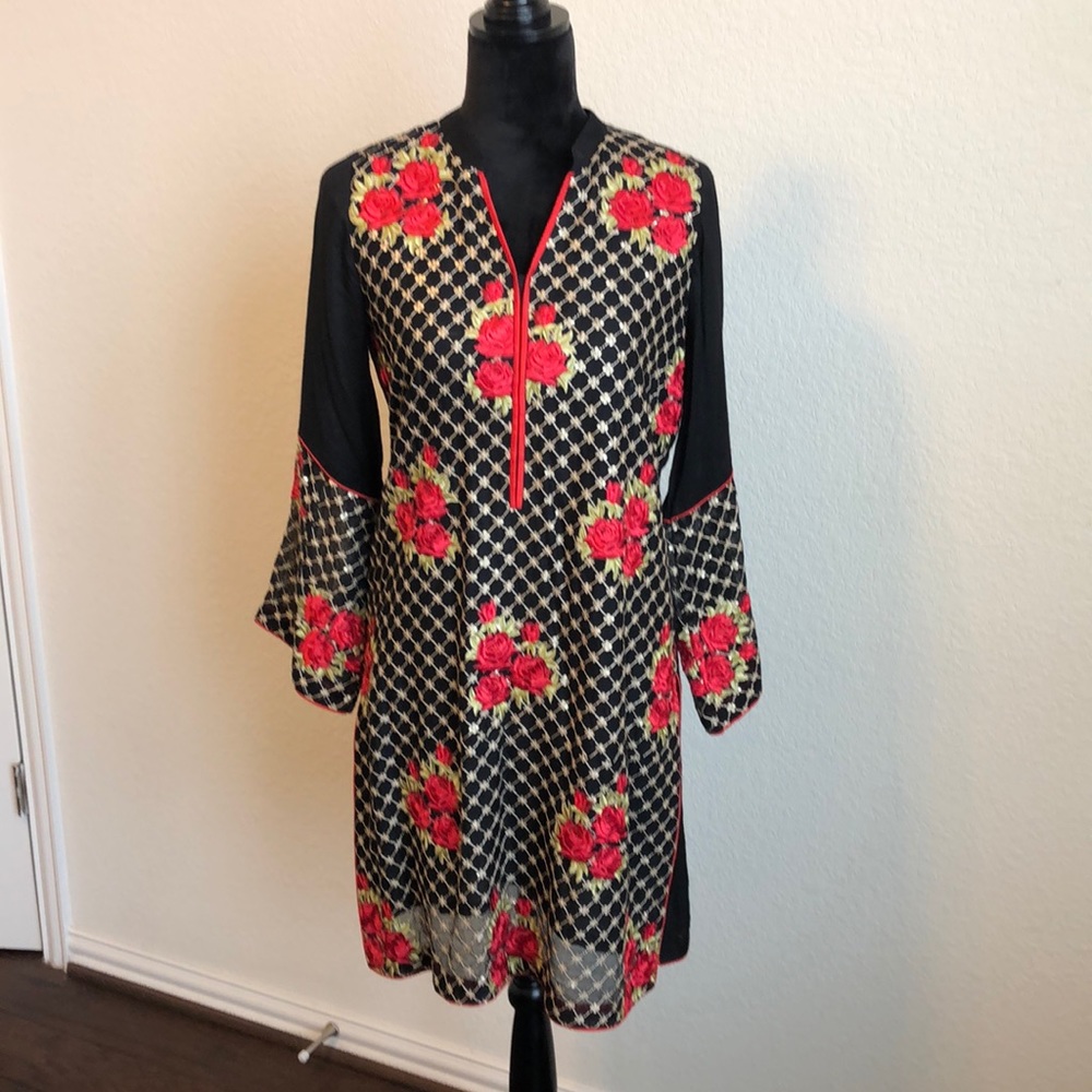 Pakistani/Indian embroidered kameez/tunic. Dress